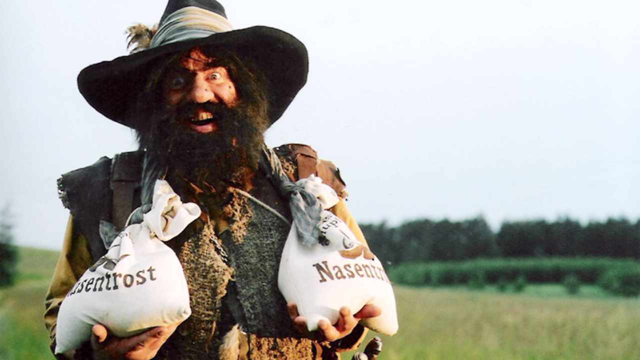 Armin Rohde als „Räuber Hotzenplotz“ in der gleichnamigen Preußler- Verfilmung von 2006. (Foto: Imago/United Archives)