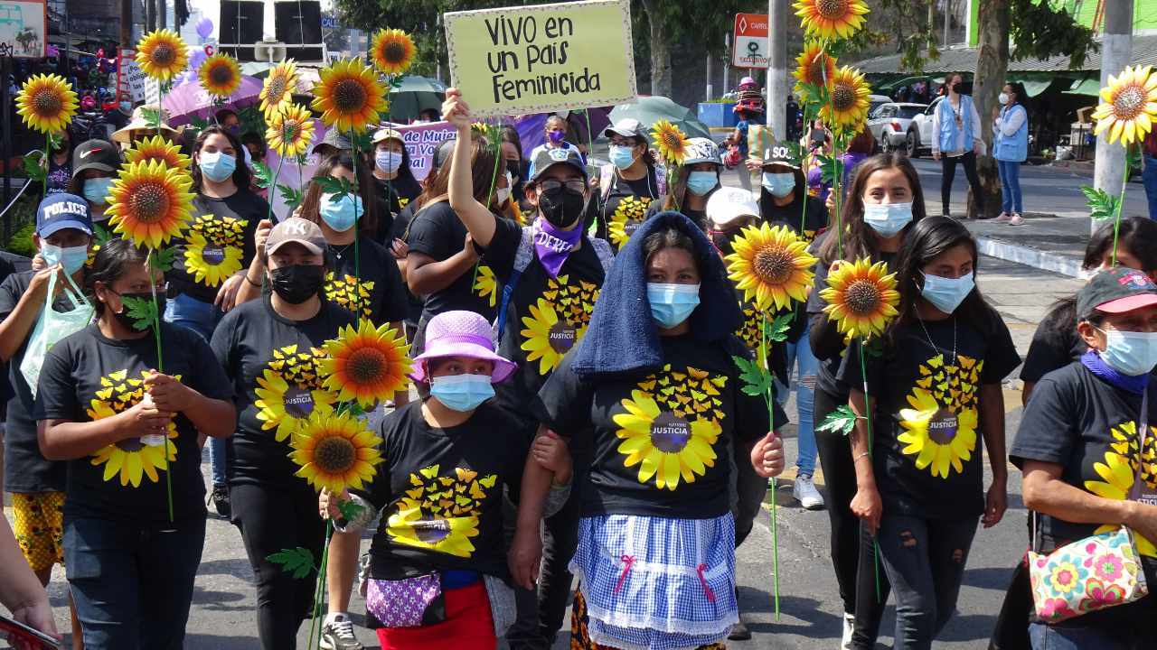 Frauen protestieren gegen die Morde an ihren Geschlechtsgenossinnen. (Foto: Boueke)