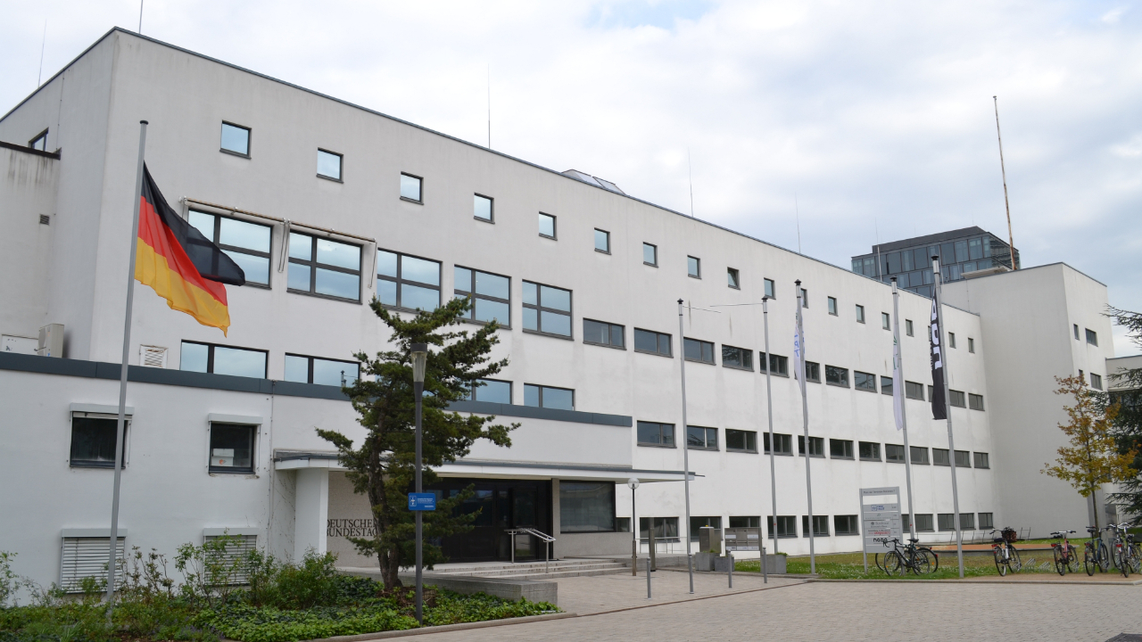 Im Bundeshaus, der einstigen Pädagogischen Akademie, verkündete der Parlamentarische Rat das Grundgesetz. (Foto: Traub)