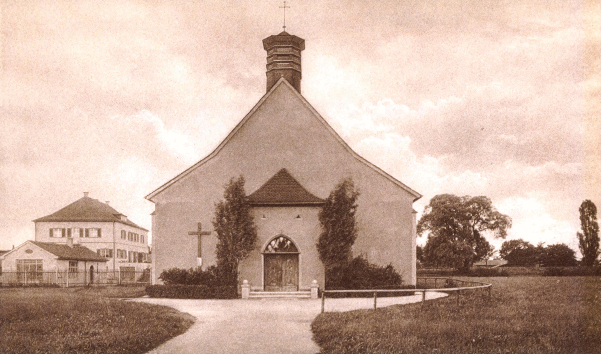 Zu Weihnachten 1924 wurde die Notkirche von St. Simpert im Augsburger Textilviertel geweiht. Das kleine Bild unten zeigt sie von innen. 