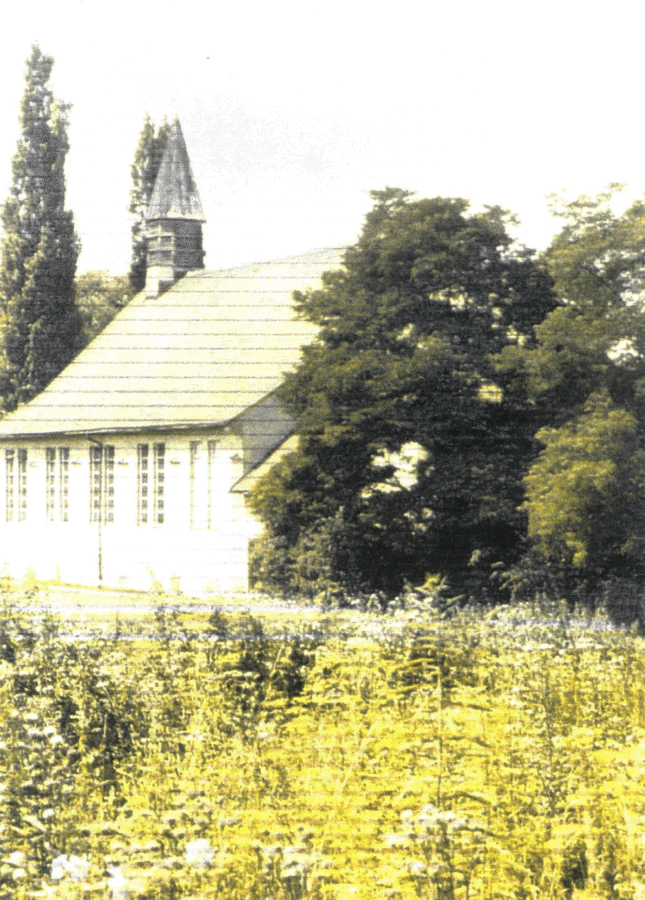 Die zweite Notkirche von St. Simpert Augsburg, die 1947 geweiht wurde, hatte die Anmutung einer Baracke. Foto: Alt