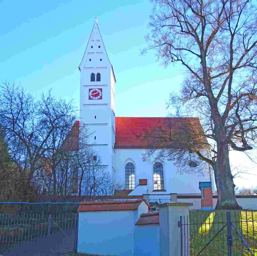 Das Mickhauser Gottes­haus St. Wolfgang war die Pfarrkirche des „Staudenbischofs“ Franz Sales Baur