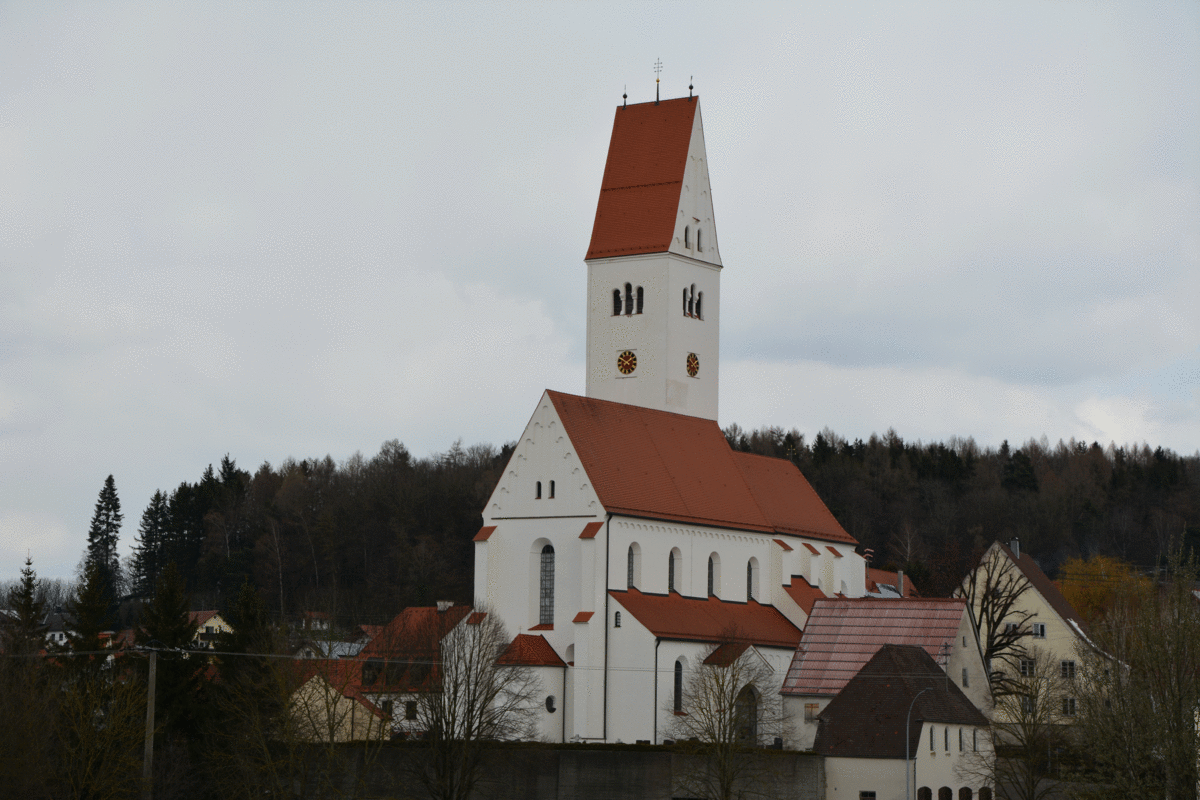  Die dreischiffige Kirchhaslacher Wallfahrtskirche Mariä Himmelfahrt ist ein Bau aus der Spätgotik. Foto: Claudia Bader