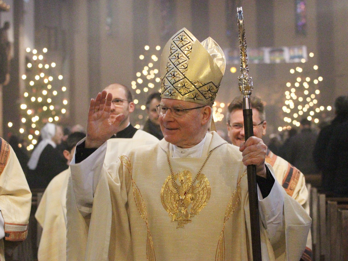 Bischof Konrad Zdarsa wünscht den Lesern der Katholischen SonntagsZeitung ein gesegnetes Weihnachtsfest. (Foto: Zoepf)