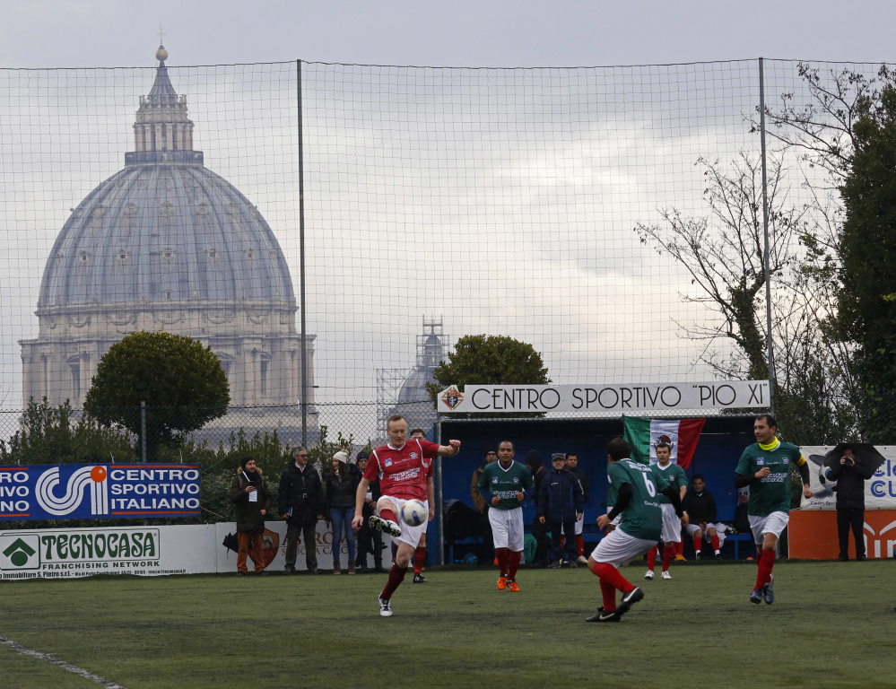 Fußballspiel der Mannschaft des Päpstlichen Mexikanischen Kollegs und der Päpstlichen Universität Gregoriana. (Foto: KNA)