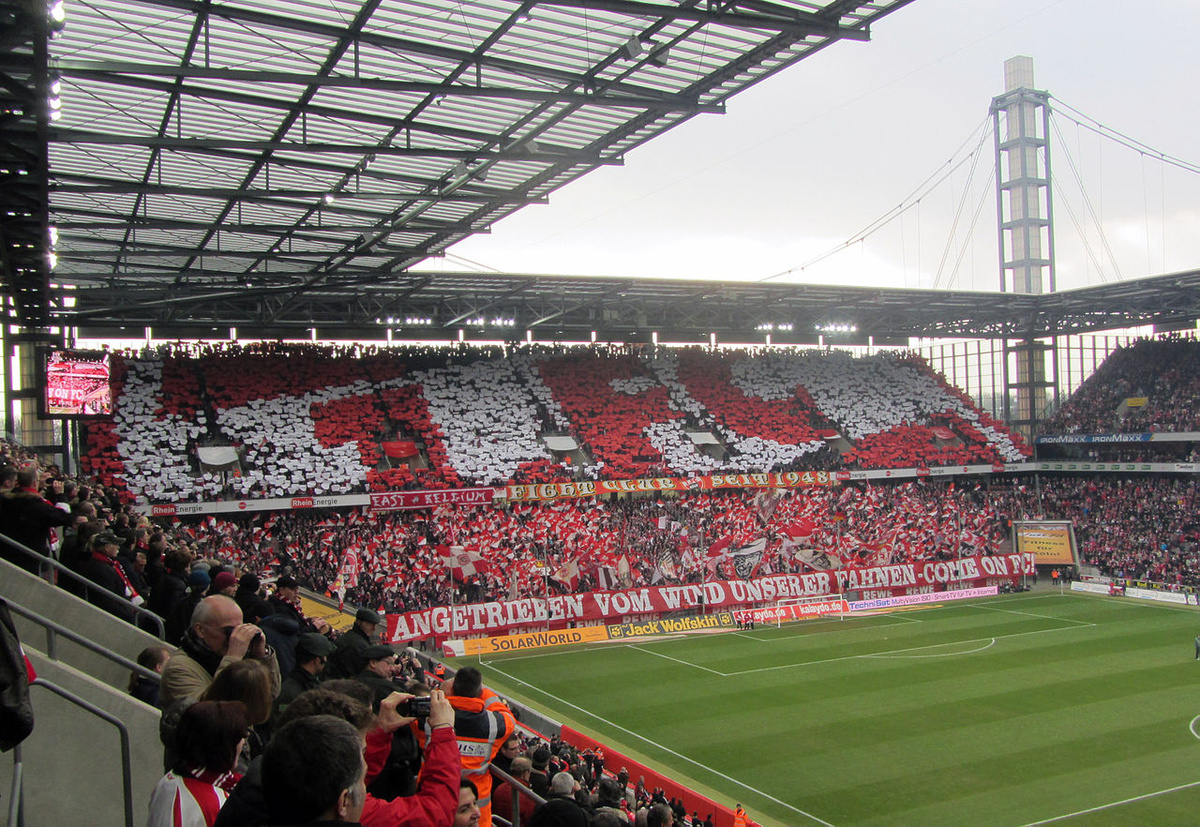 Choreografie von Fans des 1. FC Köln.          Foto: Markus Unger/CC BY 2.0