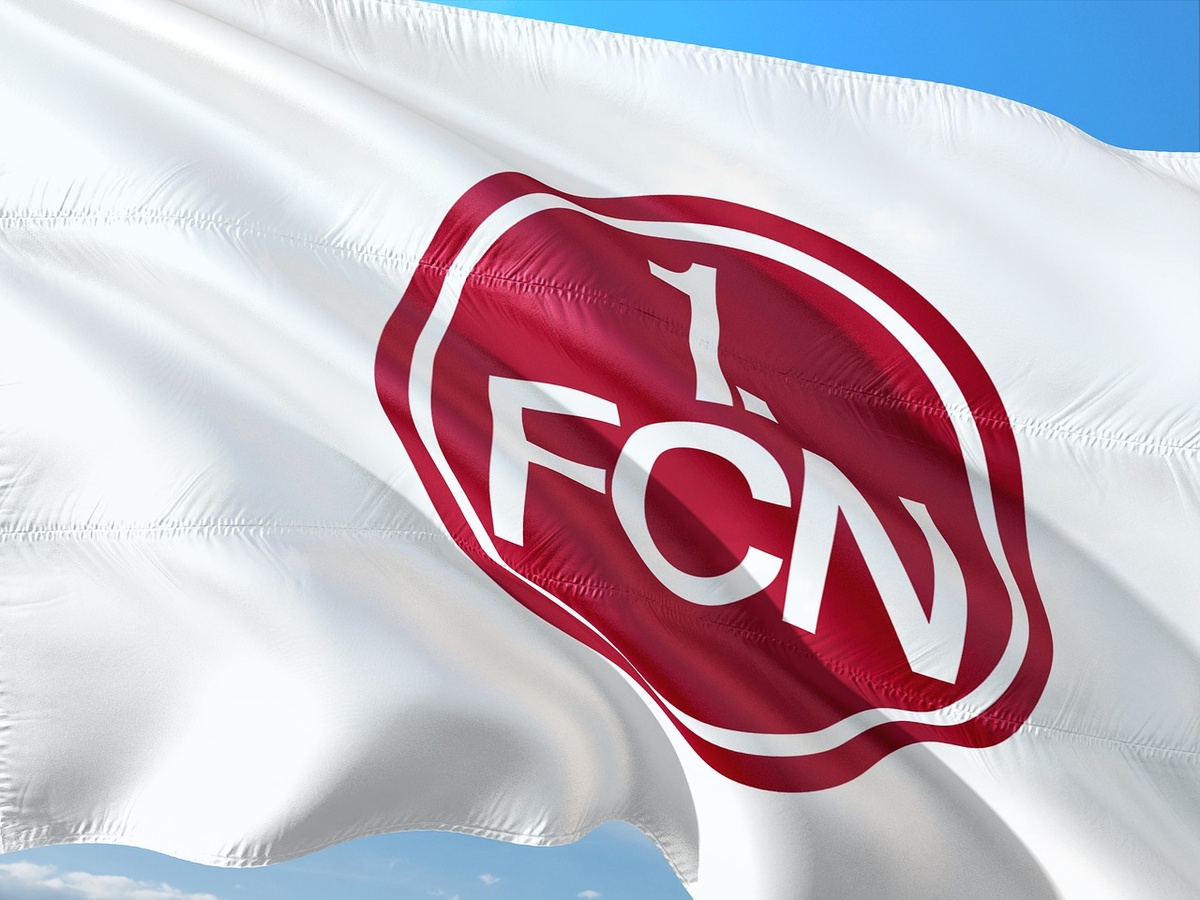 Die Fahne des 1. FC Nürnberg. (Foto: gem)