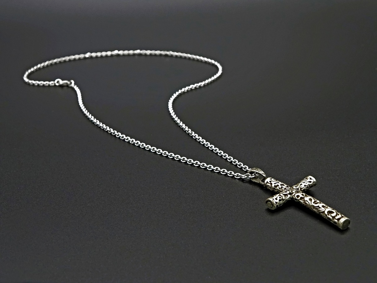 Kreuz an einer Halskette. (Foto: gem)