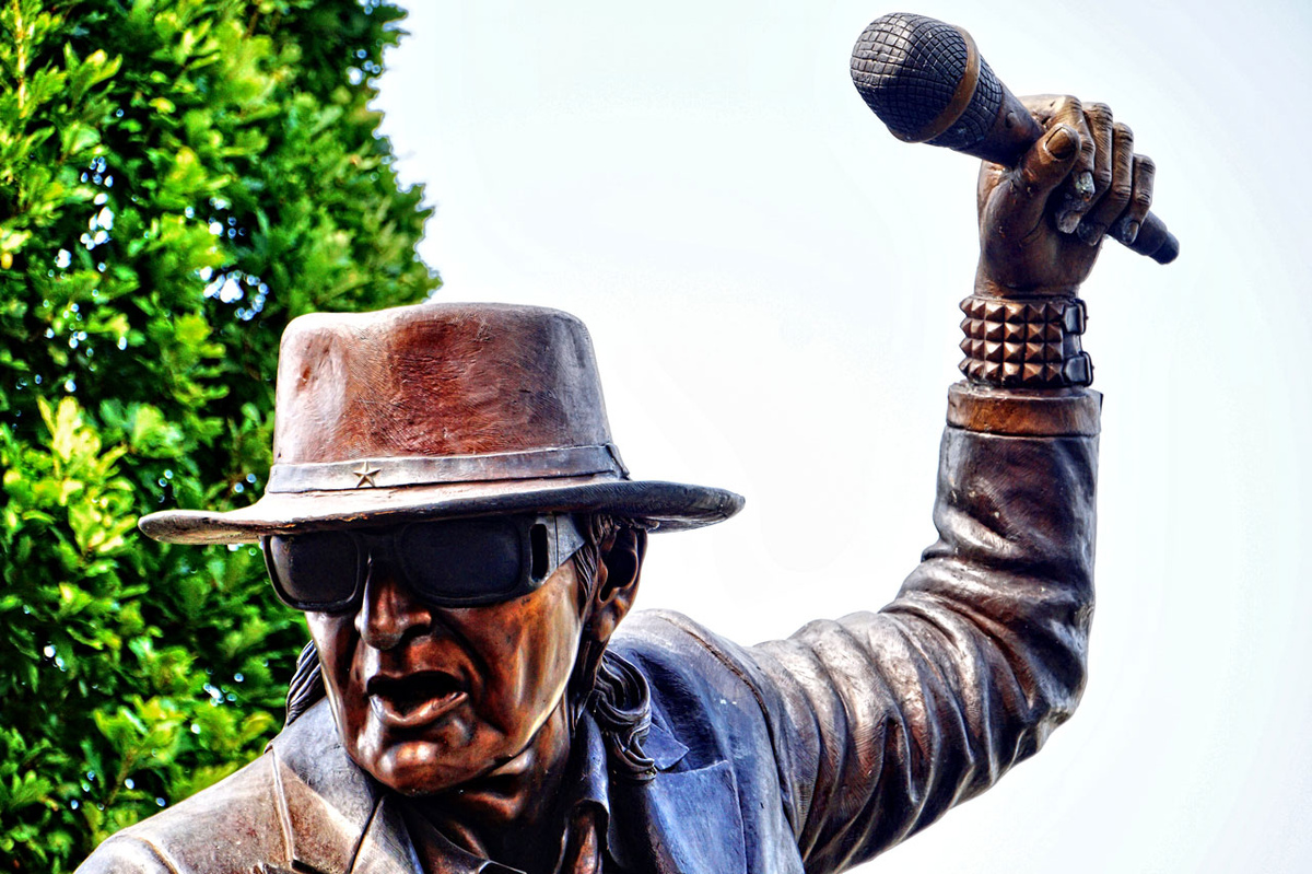Statue von Udo Lindenberg in seiner Heimatstadt Gronau. (Foto: Dr. Stephan Barth / pixelio.de)
