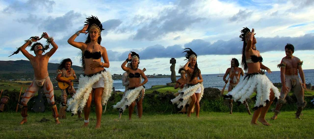 Seit Hollywood in den 1990ern die Geschichte der Osterinsel verfilmte, pflegen die Rapa Nui wieder vermehrt ihre alten Bräuche. (Foto: Turismo Chile/Juan Jaeger)