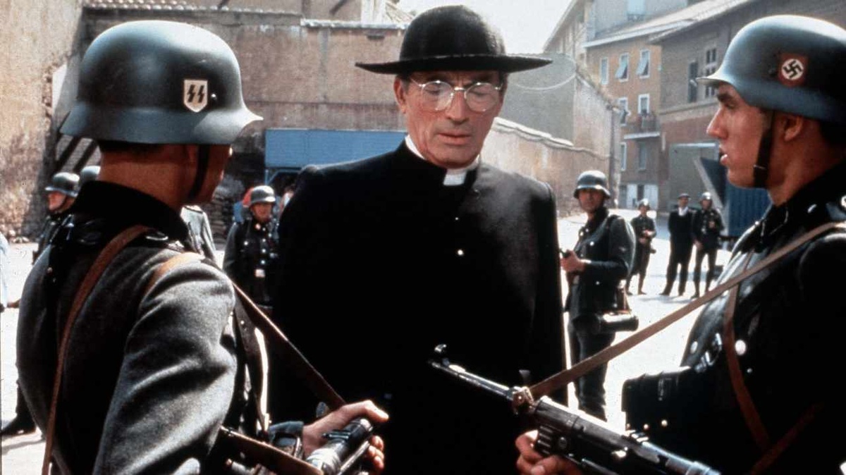 Der Fernsehfilm „Im Wendekreis des Kreuzes“ (1983) erzählt die Geschichte des irischen Priesters und NS-Gegners Hugh O’Flaherty. Gespielt wurde er von Gregory Peck. (Foto: Imago/Ronald Grant)
