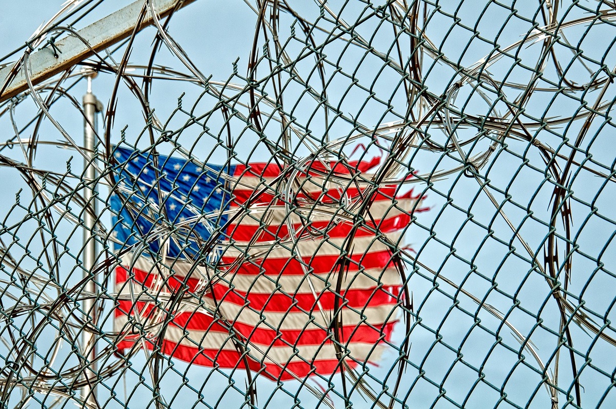 In den USA bedeutet „lebenslänglich“ meist, dass der Gefangene tatsächlich bis ans Lebensende einsitzt. Die längste je in einem US-Gefängnis verbrachte Haftzeit liegt laut Guinessbuch der Rekorde bei 56 Jahren. (Symbolfoto: gem)