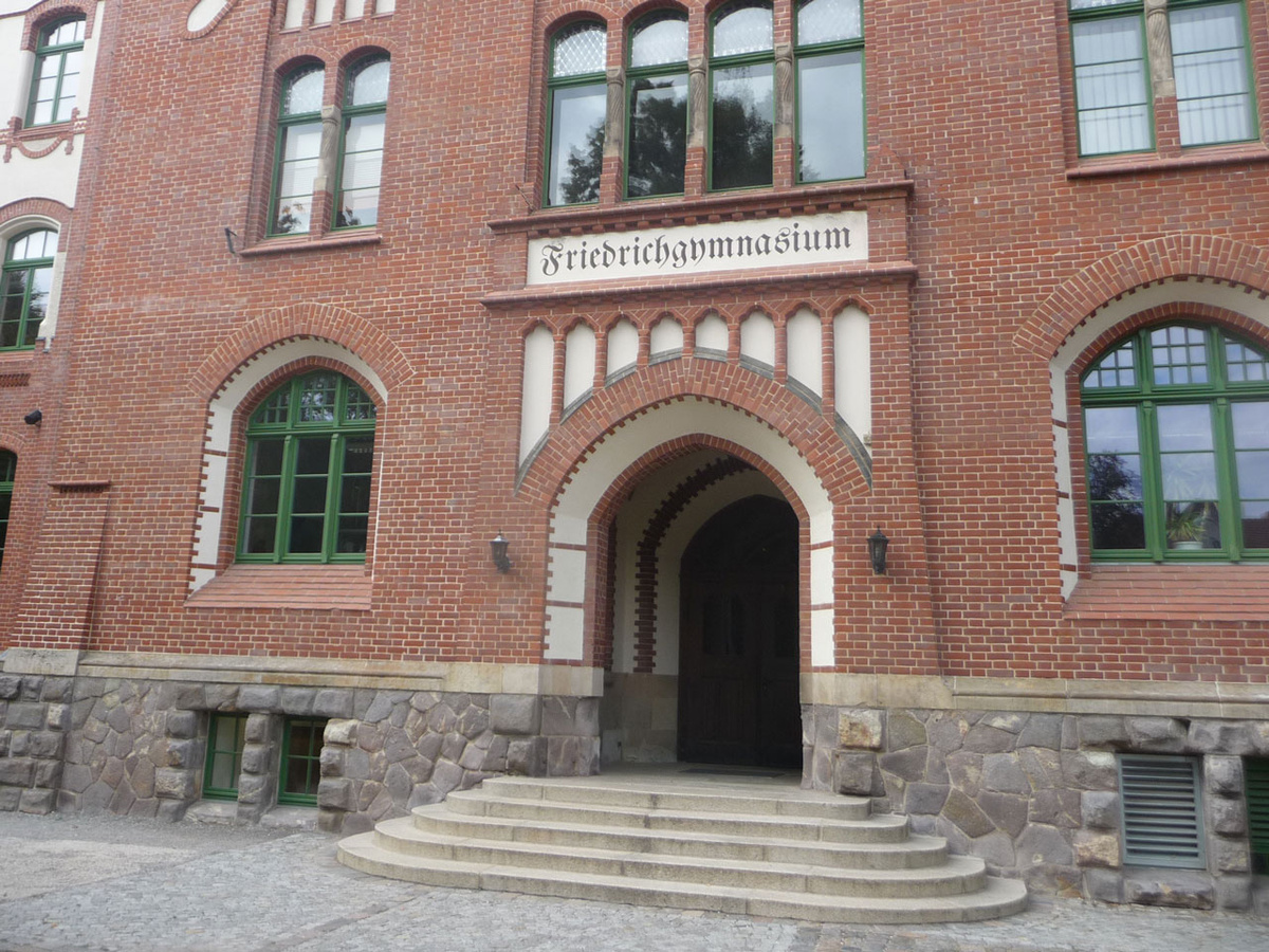 Die Karl-Marx-Oberschule in Altenburg, an der sich der Widerstand gegen die Diktatur formierte, heißt heute wieder Friedrichgymnasium. (Foto: Vallendar)