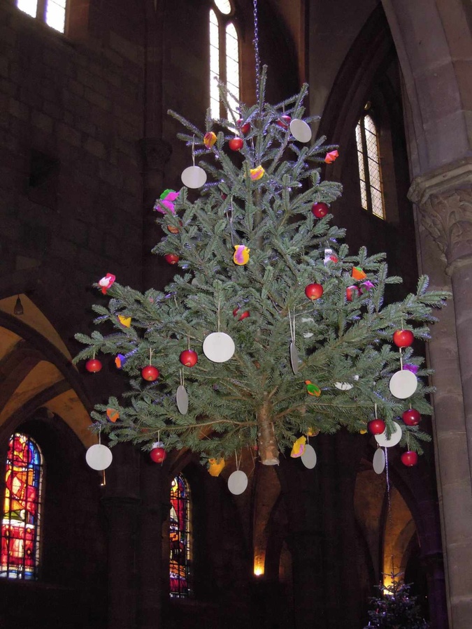 So sah ein geschmückter Christbaum im 17. Jahrhundert aus. In der Regel stand er noch nicht am Boden, sondern hing von der Decke. (Foto: Schenk)