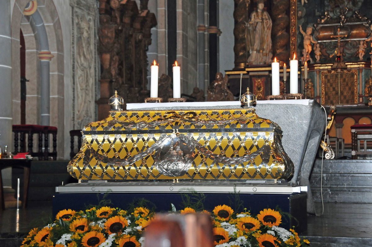 Der Silberschrein wurde 1787 für die Reliquien des heiligen Liudger angefertigt.