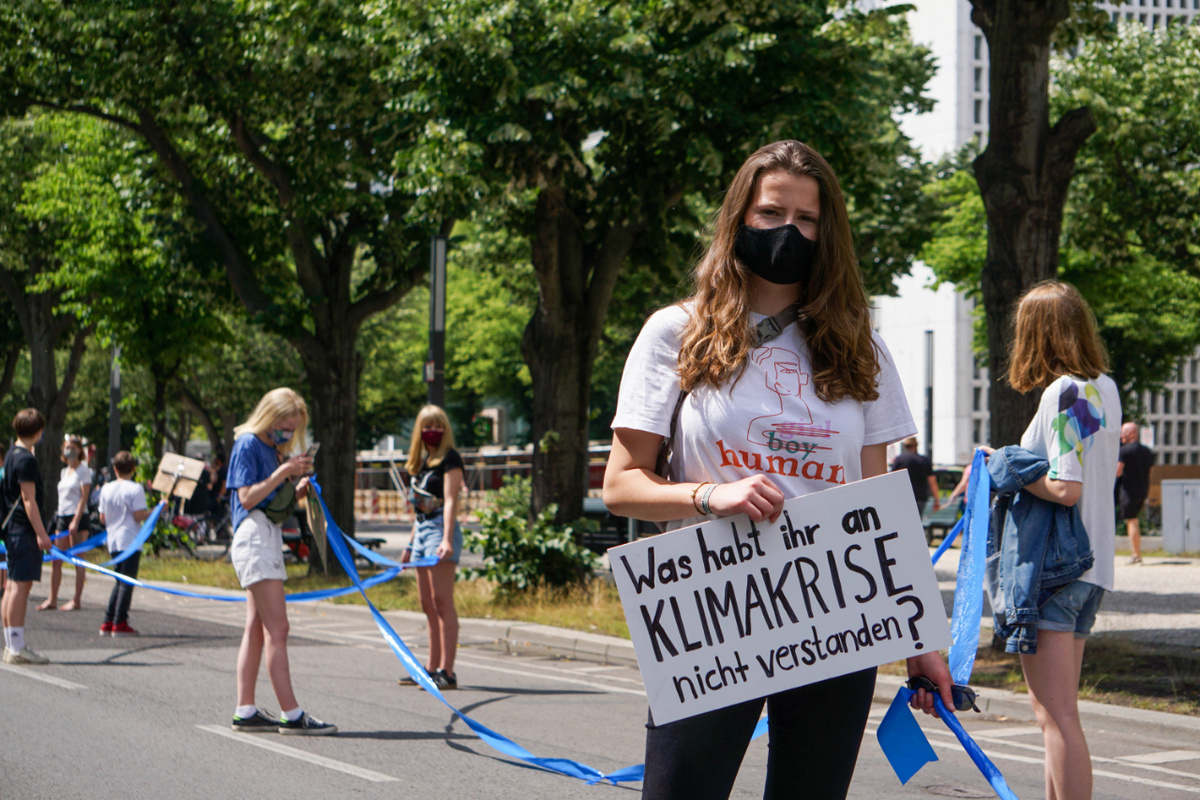 Luisa Neubauer demonstriert in Berlin für den Klimaschutz. (Foto: Imago/Nicolaj Zownir)