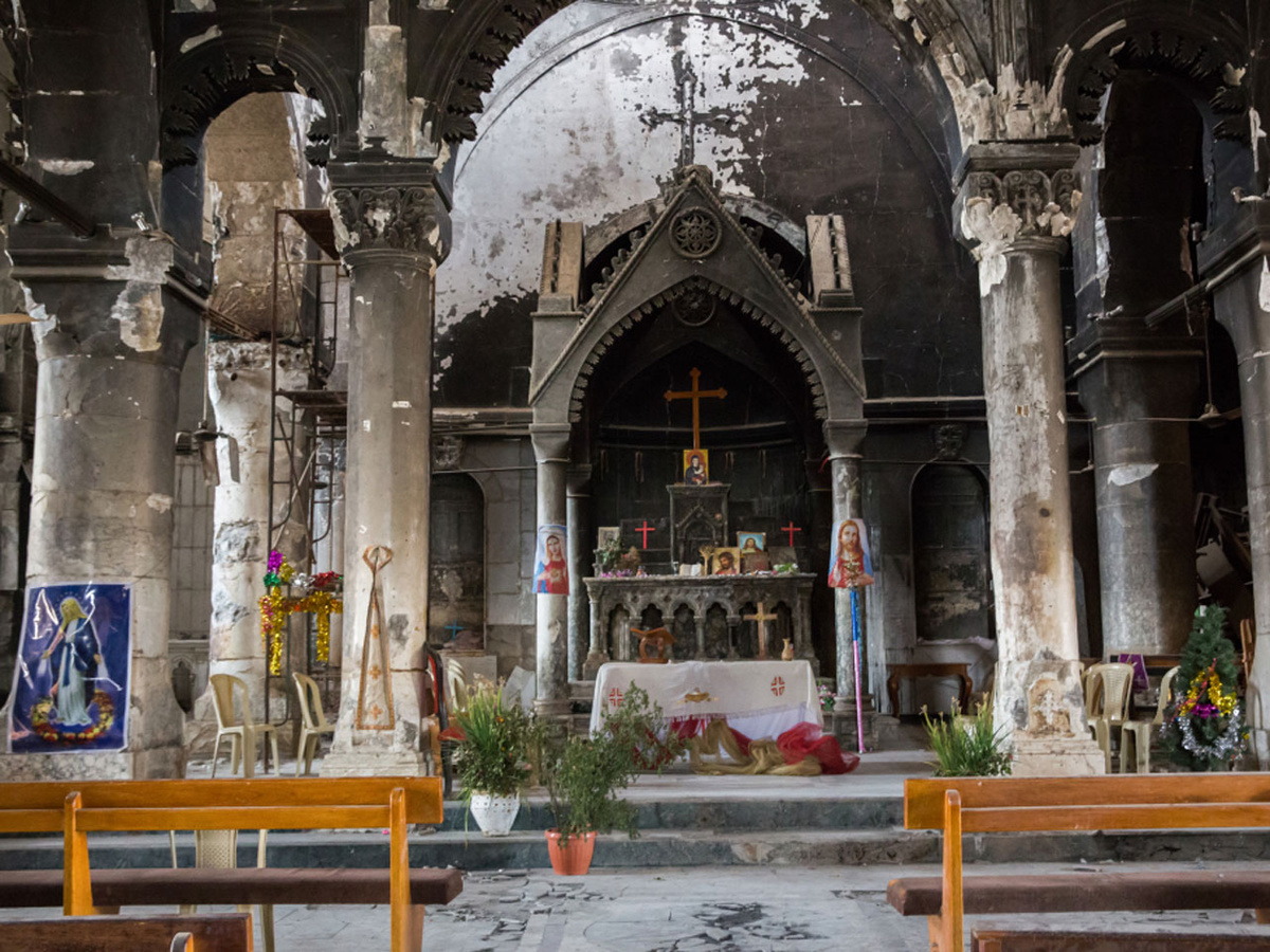 Im Nahen Osten wurden viele christliche Kirchen zerstört oder stark beschädigt. So auch die Kirche Al-Tahira Al-Kubra in Karakosch südöstlich von Mossul. (Foto: KNA)