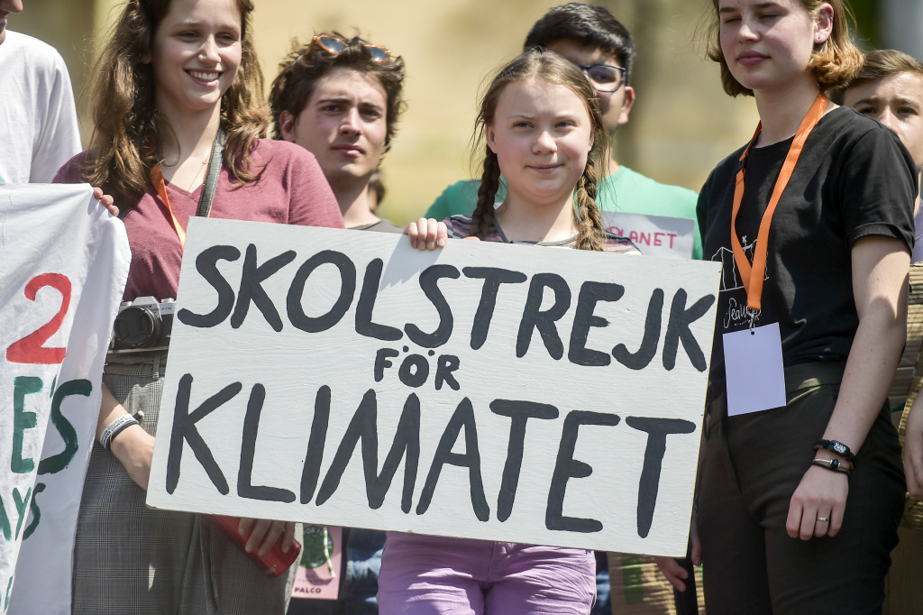 Mit ihrem Schulstreik für das Klima mobilisiert Greta Thunberg tausende Menschen, darunter auch gewalttätige Aktivisten. Sollen Christen "Fridays for Future" unterstützen? (Foto: KNA)