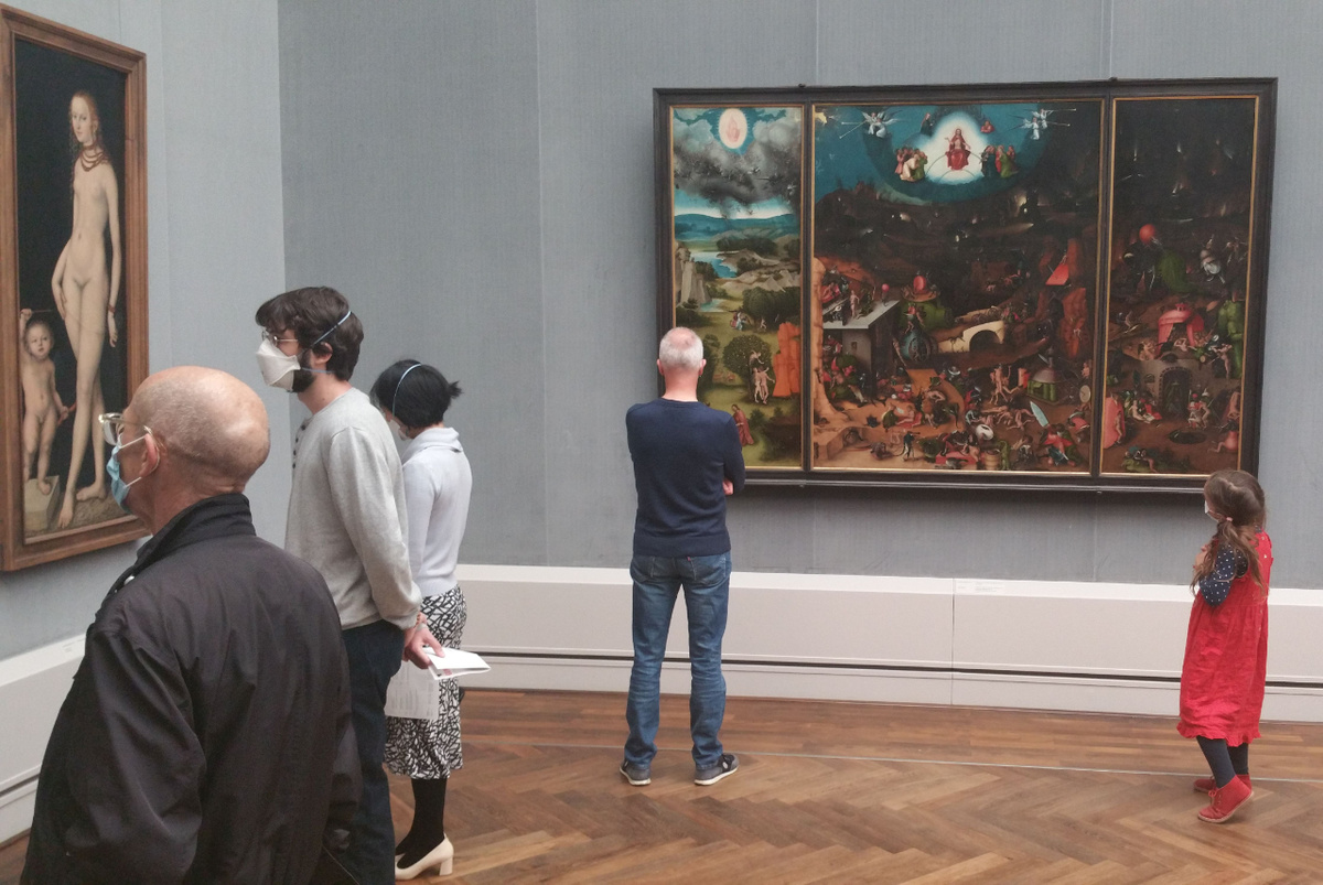 Abstand halten: Die Grundregel zur Corona-Eindämmung gilt auch in Museen wie der Berliner Gemäldegalerie. (Foto: Thiede)