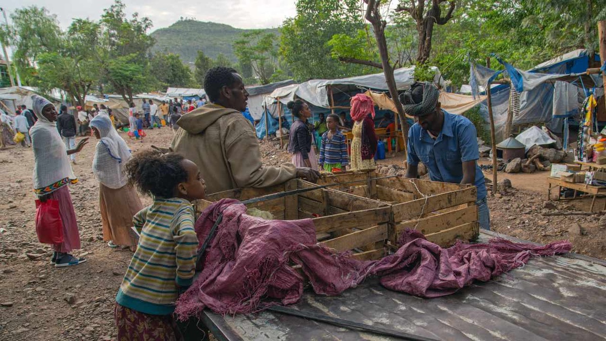 In den überfüllten Lagern für Bürgerkriegsflüchtlinge aus dem äthiopischen Tigray entspannt sich die Lage allmählich. (Foto: Yan Boechat/Voice of America/gem)