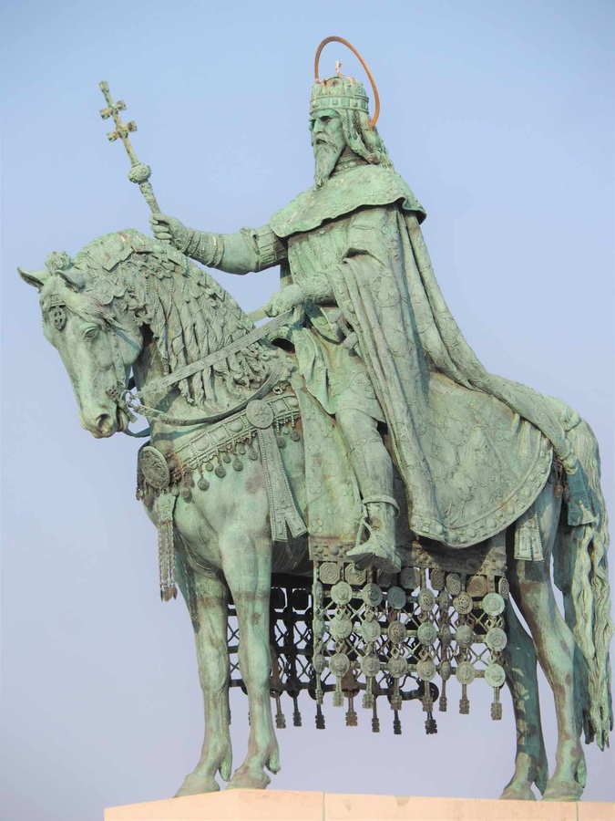 Das Reiterstandbild von Stephan I. auf der Fischerbastei in Budapest. (Foto: Drouve)