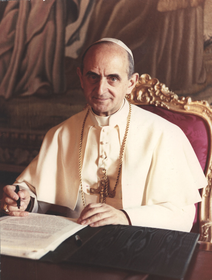 Lange wusste man nicht, ob sich Papst Paul VI. um den Dialog mit Bischof Marcel Lefebvre (siehe Foto unten) bemühte. Nun wurde ein Gesprächsprotokoll veröffentlicht. (Fotos: KNA)