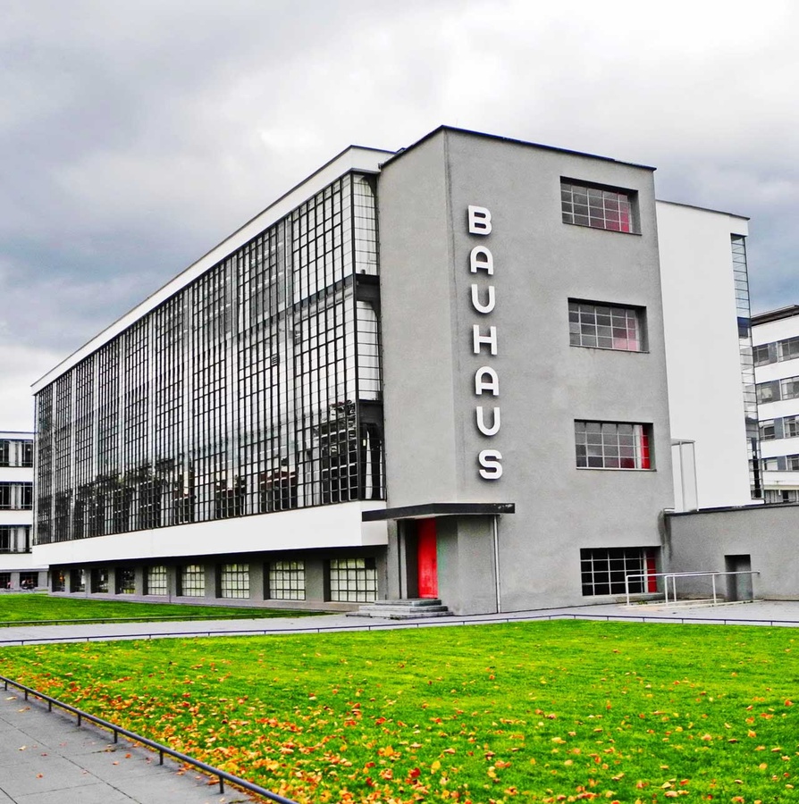 Das Bauhaus-Gebäude in Dessau wurde nach Plänen von Walter Gropius gebaut. (Foto: Wiegand)