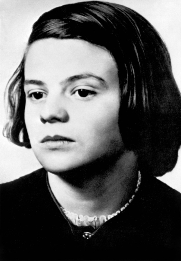 Sophie Scholl wurde am 9. Mai 1921 geboren. Wegen „landesverräterischer Feindbegünstigung, Vorbereitung zum Hochverrat [und] Wehrkraftzersetzung“ wurde sie von der NS-Justiz zum Tod verurteilt und am 22. Februar 1943 hingerichtet. (Foto: Imago/Leemage)