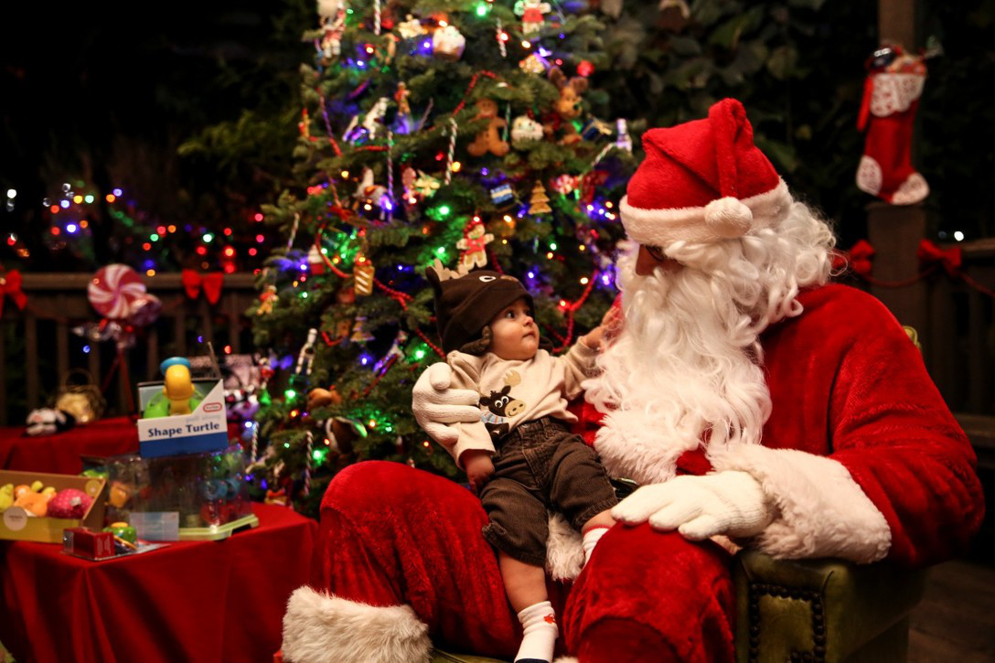 Entchristlichter Nikolaus: Der amerikanische Gabenbringer Santa Claus hat mit seinem heiligen Vorbild aus Europa nicht mehr viel gemein. (Foto: gem)
