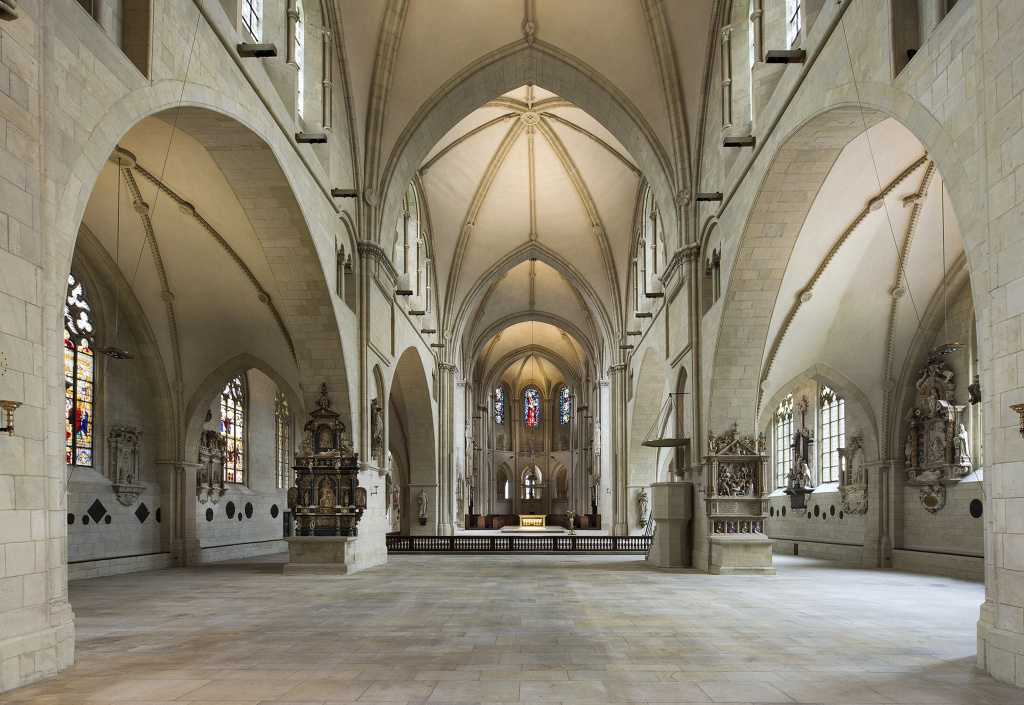 Blick durch das Mittelschiff zum Chor des Münsteraner Paulsdoms. (Foto: KNA)