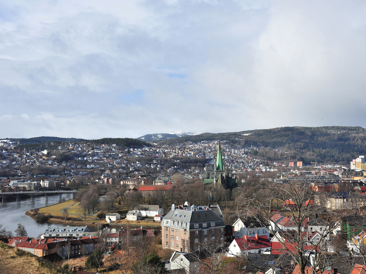Blick auf Trondheim. (Foto: Steve Weißflog/pixelio.de)