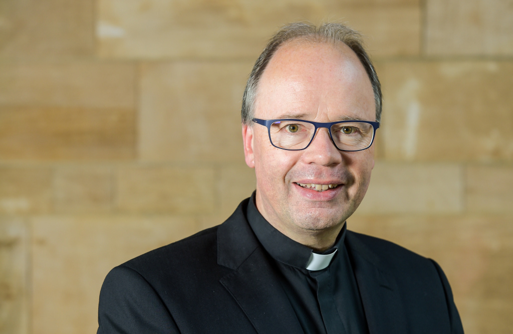 Bischof Ackermann sieht Menschenrechte weltweit unter Druck (Freitag ...