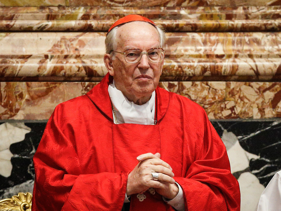 Kardinal Giovanni Battista Re, Dekan des Kardinalskollegiums und früherer Präfekt der Bischofskongregation. (Foto: KNA)