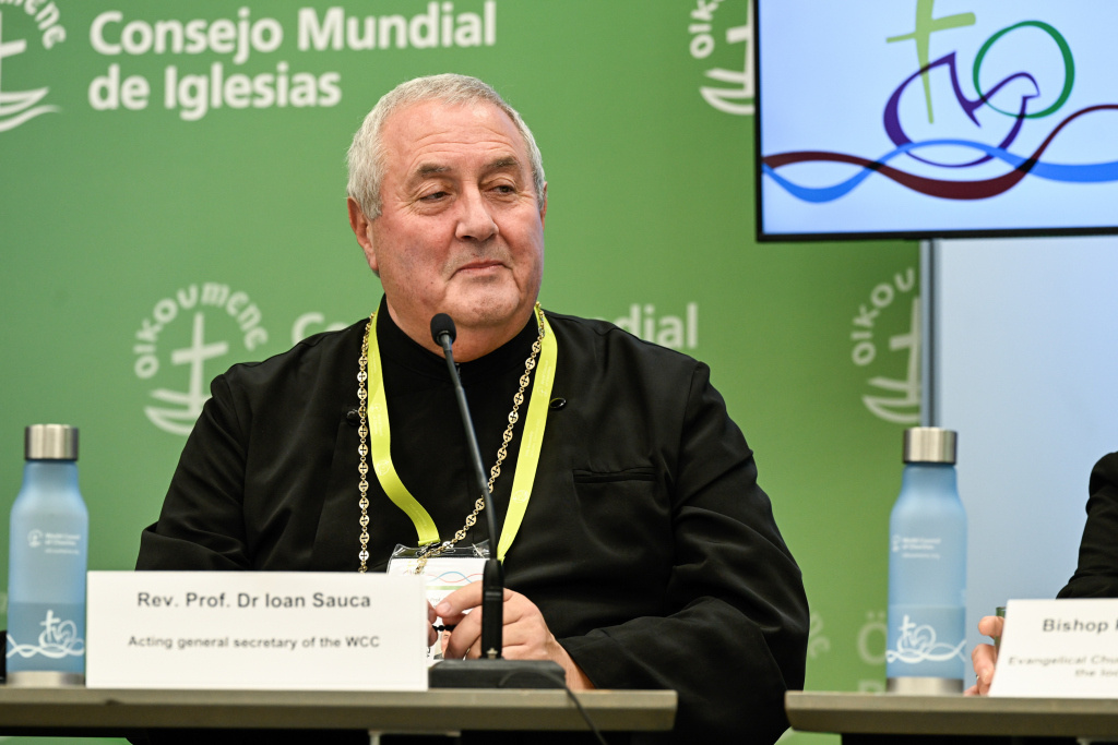 Ioan Sauca, geschäftsführender ÖRK-Generalsekretär; während der Eröffnungspressekonferenz zur Vollversammlung des Ökumenischen Rats der Kirchen (ÖRK), am 31. August 2022 in Karlsruhe. (Foto: KNA)