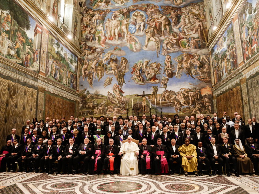 Papst Franziskus mit Diplomaten beim Neujahrsempfang für das Diplomatische Korps am 9. Januar 2020 im Vatikan. (Foto: KNA)