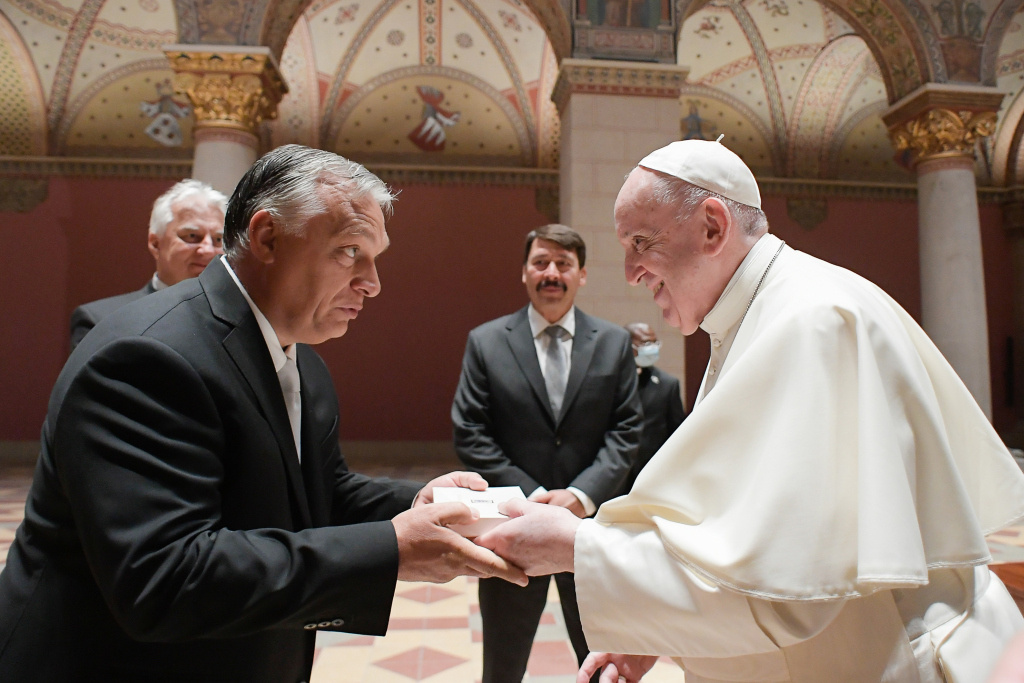 Empfang von Papst Franziskus durch Viktor Orban, Ministerpräsident von Ungarn, in Budapest (Ungarn) am 12. September 2021. (Foto: KNA)