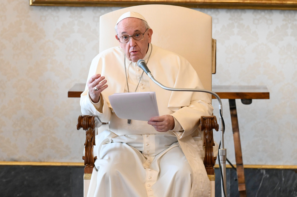 Papst Franziskus während der wöchentlichen Videobotschaft aus dem Vatikan am 9. Dezember 2020.