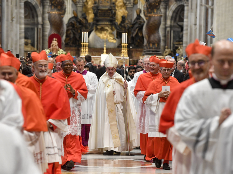 Papst Franziskus und Kardinäle beim Konsistorium am 5. Oktober 2019 im Petersdom. (Foto: KNA)