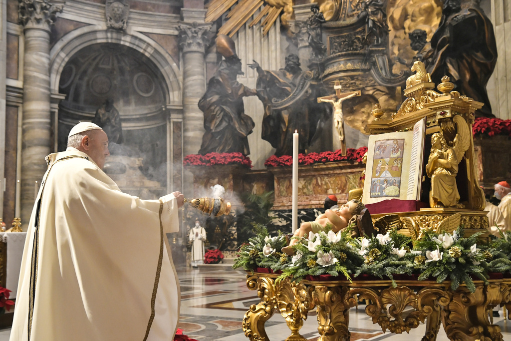 Papst Franziskus zelebriert die Messe im Petersdom zum Epiphanie-Fest, dem Hochfest der Erscheinung des Herrn, am 6. Januar 2021 im Vatikan. (Foto: KNA)