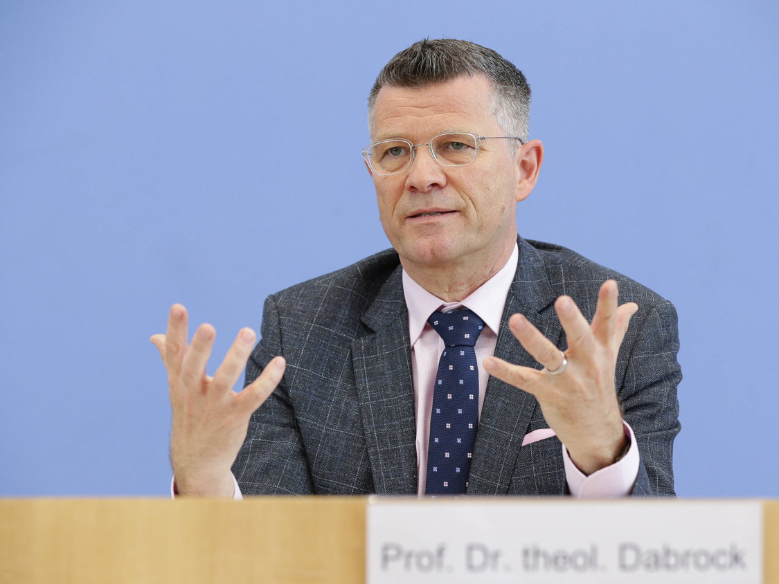 Prof. Dr. theol. Peter Dabrock, Vorsitzender des Deutschen Ethikrats. (Foto: imago/Reiner Zensen) 