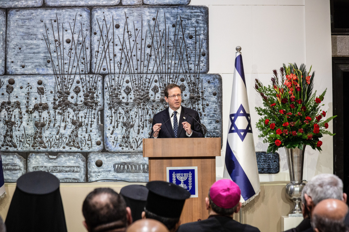 Der israelische Staatspräsident Isaac Herzog spricht beim traditionellen Neujahrsempfang für die Kirchenführer in Israel am 29. Dezember 2022 in Jerusalem. (Foto: KNA)