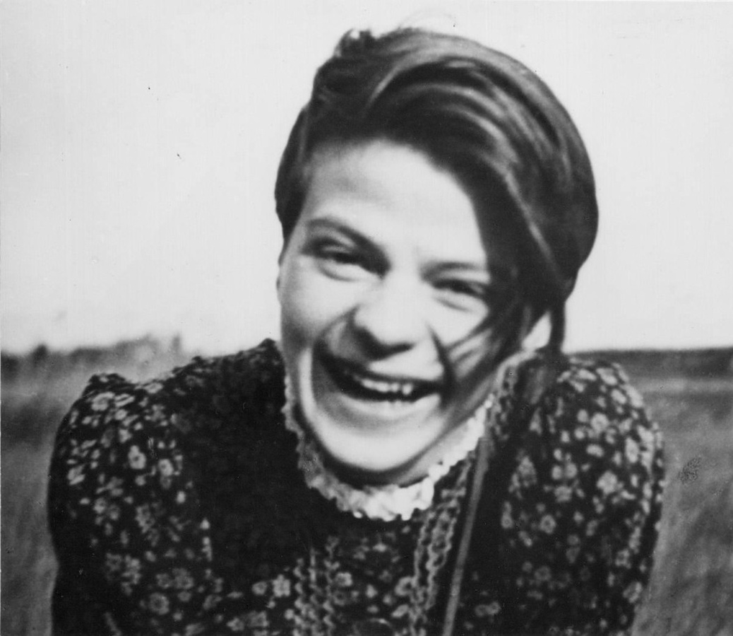 Sophie Scholl, fotografiert von ihrem Bruder Hans 1942 in Blumberg, Baden-Württemberg. (Foto: gem)