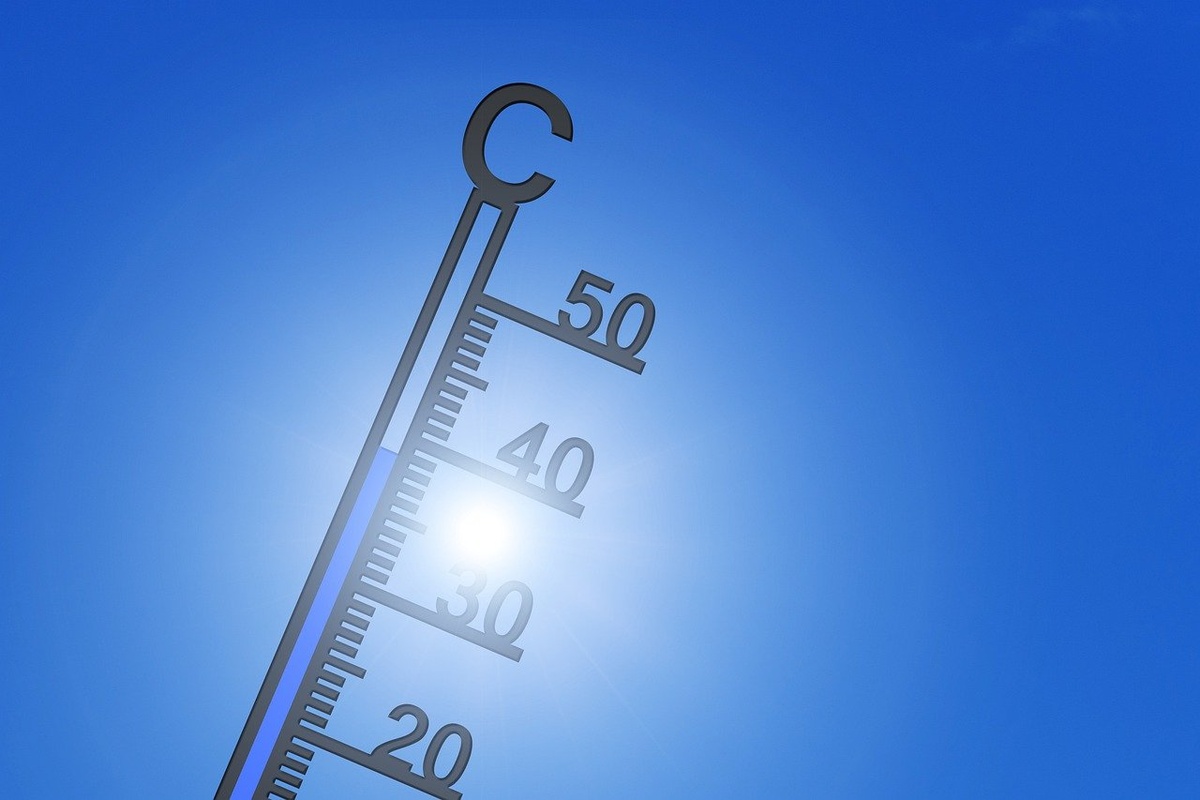 EIn Thermometer zeigt fast 40 Grad an. (Foto: gem)