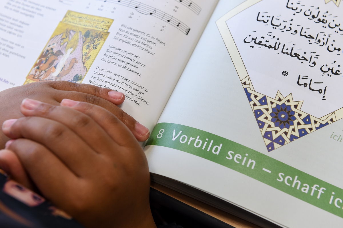 Lehrbuch für islamischen Religionsunterricht.           Foto: KNA