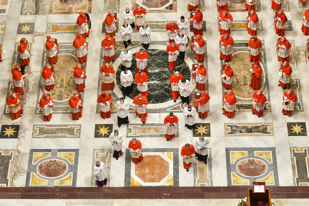 Kardinäle und Geistliche beim Konsistorium am 28. November 2020 im Petersdom im Vatikan. (Foto: KNA)
