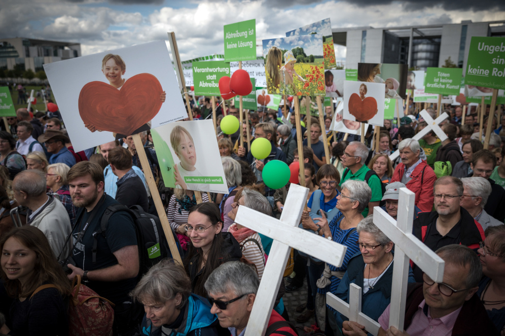 Tausende Abtreibungsgegner demonstrierten im vergangenen Jahr beim "Marsch für das Leben" für den Schutz des Lebens. (Foto: KNA)