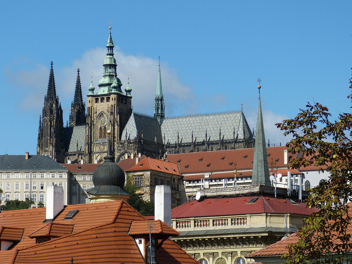 Der Streit, ob die Kirche den Prager Veitsdom zurückerhält, ging sogar vor Gericht. Schließlich einigten sich Staat und Kirche auf einen Kompromiss. (Foto: gem)