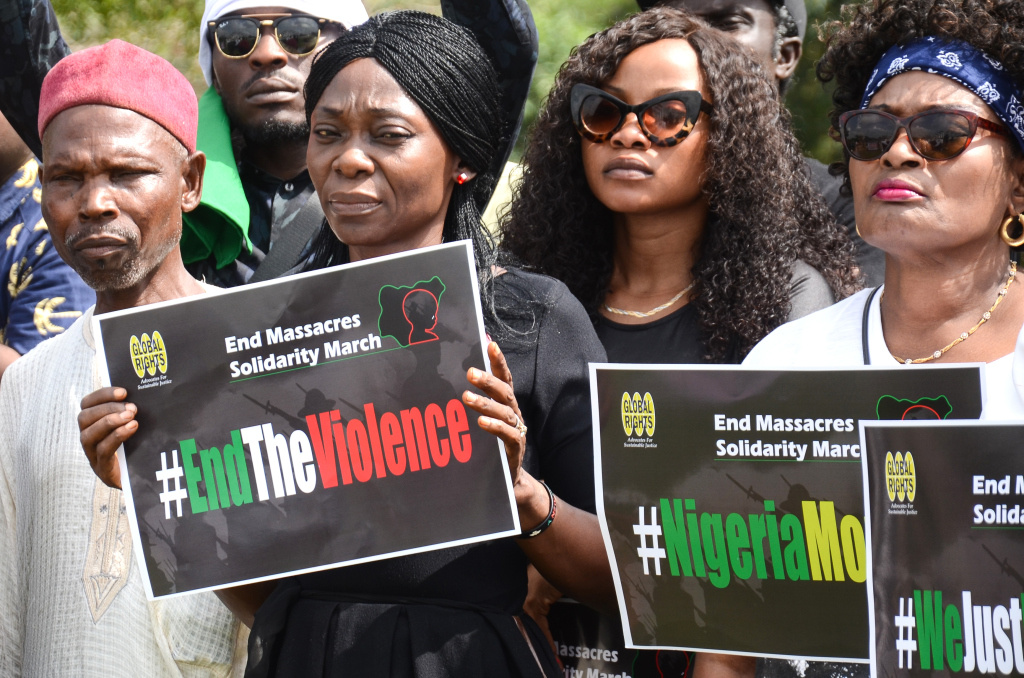 Demonstrantinnen in Nigeria fordern: "Beendet die Gewalt!" (Foto: KNA)