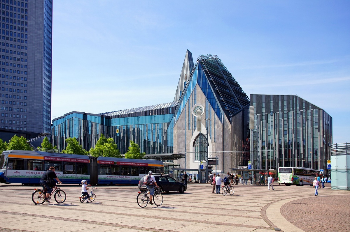 Die Jesuiten in Leipzig engagierten sich auch in der Studierendenseelsorge. Auf dem Bild: das neue Hauptgebäude der Universität am Augustusplatz. (Foto: gem)