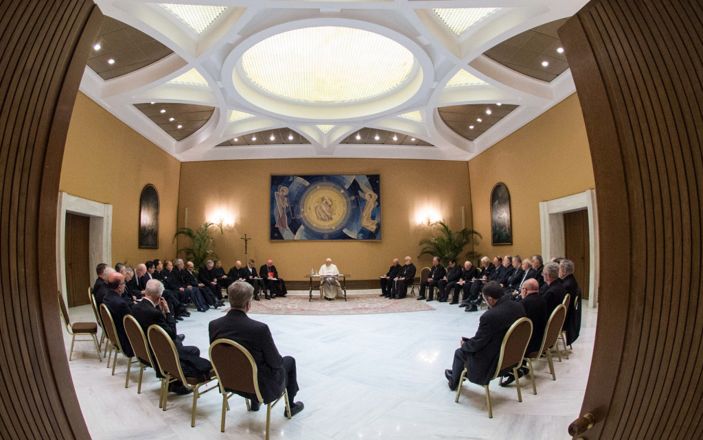 Das Treffen der chilenischen Bischöfe mit Franziskus. (Foto: KNA)